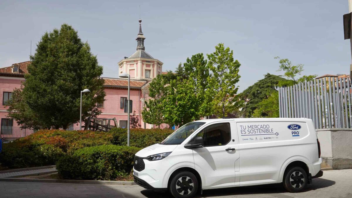 Cqdam. Web. 2400 1 - ford e-transit courier 2026 : 334 km wltp, modem 5g renforcé et 150 unités déjà commandées par bravida