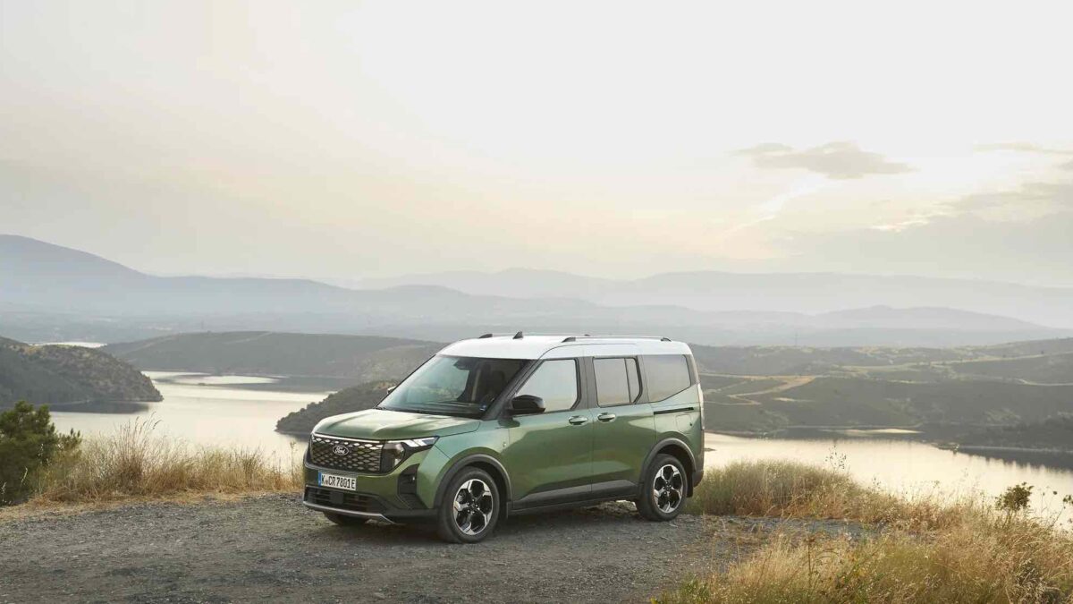 Cqdam. Web. 2400 - ford e-tourneo courier 2026 : 320 km d'autonomie wltp et recharge ac accélérée pour le ludospace électrique