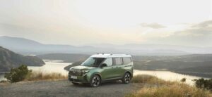 Cqdam. Web. 2400 - ford e-tourneo courier 2026 : 320 km d'autonomie wltp et recharge ac accélérée pour le ludospace électrique