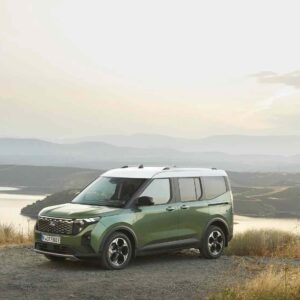 Cqdam. Web. 2400 - ford e-tourneo courier 2026 : 320 km d'autonomie wltp et recharge ac accélérée pour le ludospace électrique