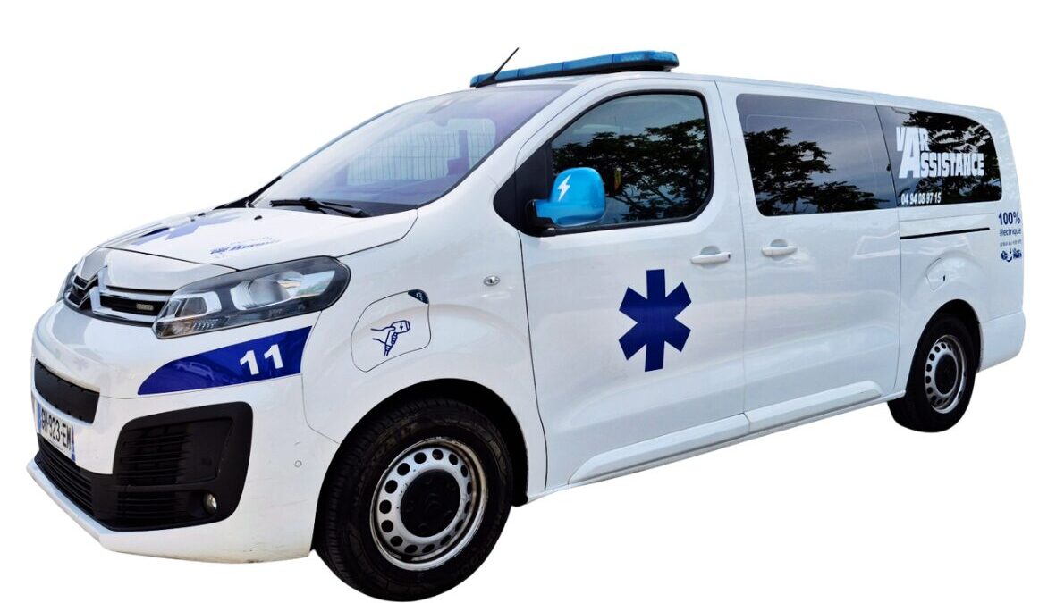 3 - ambulance électrique : qinomic livre le premier rétrofit du transport sanitaire