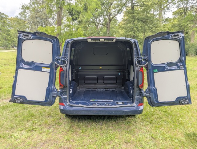 Essai vw transporter procab c julien marcospxl 7 - essai volkswagen transporter procab 2. 0 tdi 150 : le double cabine qui embarque toute l'équipe