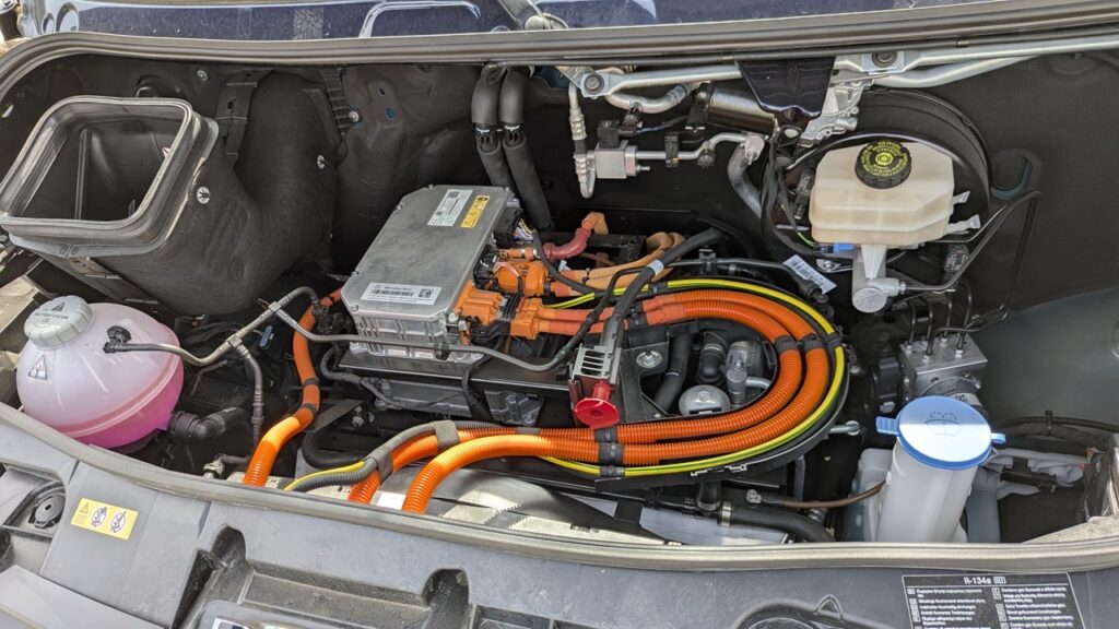 Essai esprinter julien juin 2026 - 3 Essai esprinter julien juin 2026 3 - essai mercedes esprinter 420 fourgon 81 kwh : le grand fourgon électrique haut de gamme à l'épreuve du réel