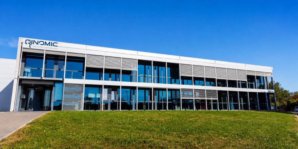 Visite qinomic - 5 Visite qinomic 5 - qinomic : l'entreprise qui veut bâtir une nouvelle industrie automobile sans fabriquer de voitures neuves