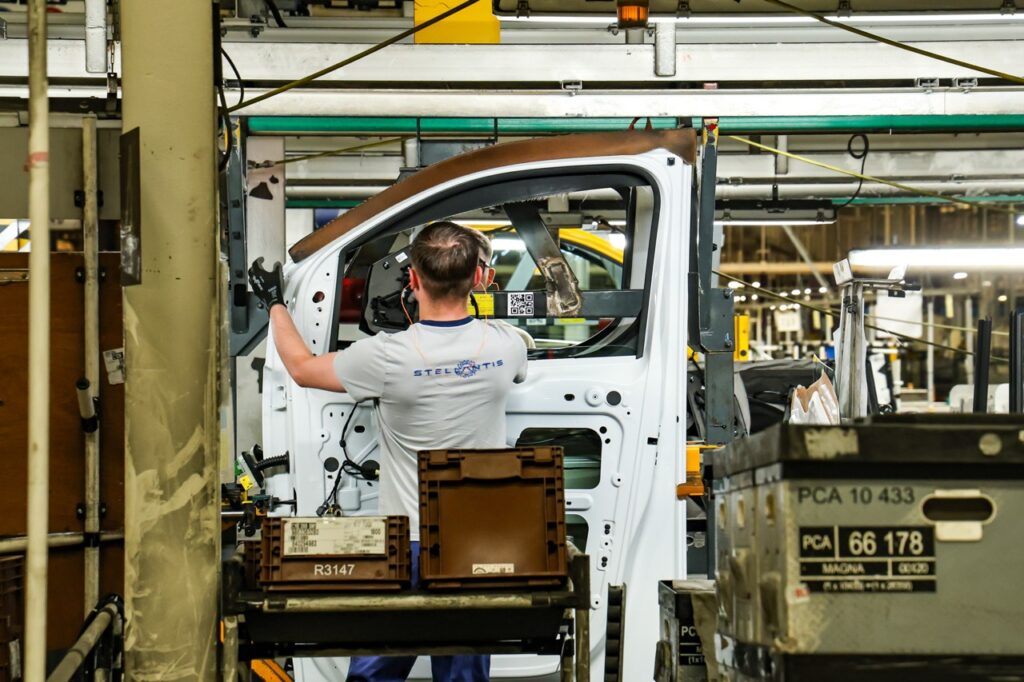 ©nass m. Myutilitaire stellantis hordain 20 grande - visite d’usine : comment stellantis hordain répond aux besoins des professionnels?