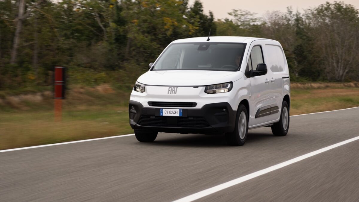 Fiat pro doblo 2025 1 - stellantis pro one en croissance de 7 % au premier semestre 2026 : l'électrique décolle, le smart compact van approche