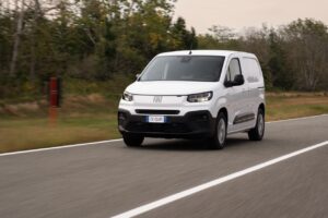 Fiat pro doblo 2025 1 - stellantis pro one en croissance de 7 % au premier semestre 2026 : l'électrique décolle, le smart compact van approche